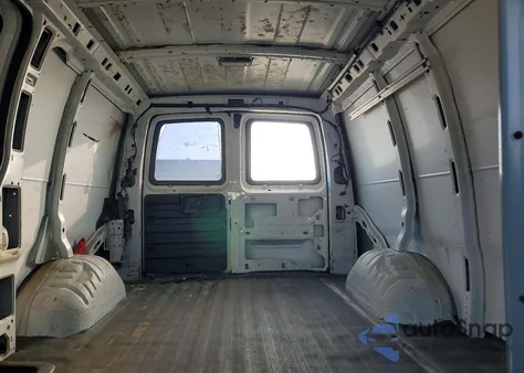 2010 Chevrolet Express G1500 z USA, uszkodzony, nr VIN 1GCUGADX9A1117100